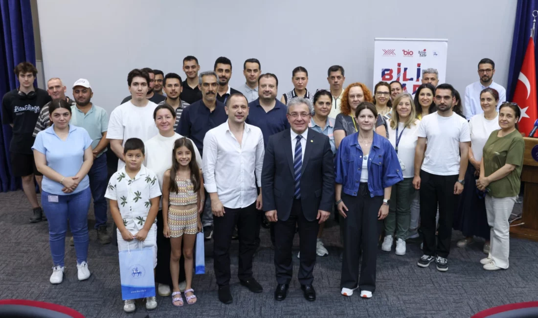 Dokuz Eylül Üniversitesi’nde düzenlenen Bilim Kafe Sohbetleri’nde yapay zekânın fizyoterapi