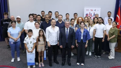 Dokuz Eylül Üniversitesi’nde düzenlenen Bilim Kafe Sohbetleri’nde yapay zekânın fizyoterapi
