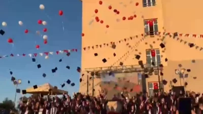 Ediren'de Keşan Anadolu Lisesi’nde düzenlenen mezuniyet töreninde 85 öğrenci diplomalarını