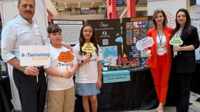 Gebze Center AVM’de düzenlenen eTwinning Proje Festivali'nde, Gebze BİLSEM'in Türkiye-Romanya