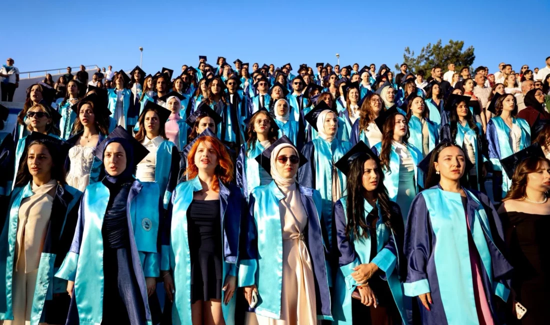 Dokuz Eylül Üniversitesi Hemşirelik Fakültesi 2025-2026 Akademik Yılı Mezuniyet Töreni,