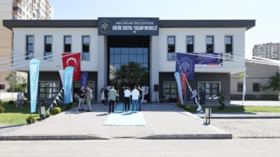 Kayseri Melikgazi Belediyesi, Gülük Sosyal Yaşam Merkezi’nin tanıtımını yaparak, sonrasında