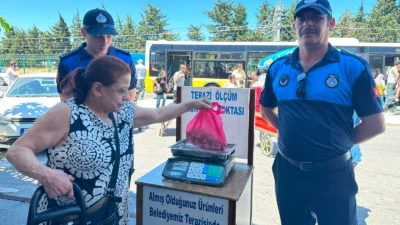 İstanbul Bakırköy'de Zabıta İşleri Müdürlüğü ekipleri, ilçe genelindeki halk pazarlarında