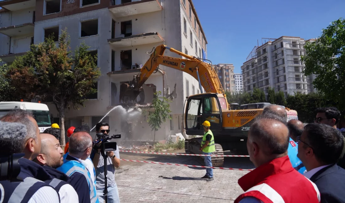İstanbul Büyükşehir Belediyesi, Beylikdüzü’nde hızlı tarama yöntemiyle riskli olduğu belirlenen