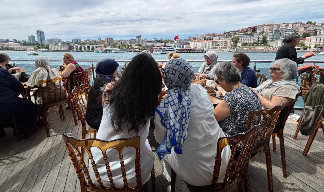Maltepe Belediyesi, aileler için İstanbul Boğazı’nda deniz yolculuğu programı düzenledi.