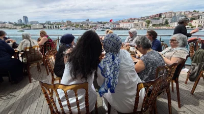 Maltepe Belediyesi, aileler için İstanbul Boğazı’nda deniz yolculuğu programı düzenledi.