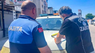 İzmir'de Çiğli Belediyesi Zabıta Müdürlüğü ekipleri, çevre kirliliğine neden olan