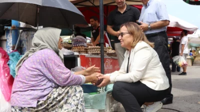 Güzelbahçe Belediye Başkan Vekili Ayşe Akın, Belediye Meclis Üyeleri ile