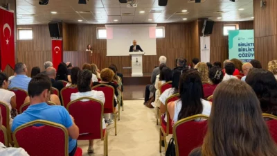 İzmir Büyükşehir Belediyesi’nin düzenlediği “Yerel Yönetimlerde Evde Bakım Hizmetleri Çalıştayı”nda,