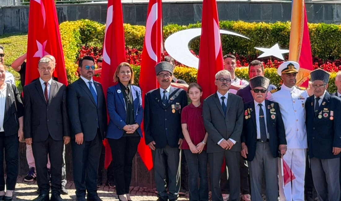İzmit'in düşman işgalinden kurtuluşunun 105. yılı, Kültür Tepesi Atatürk Anıtı'ndaki