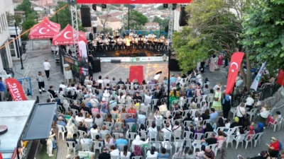 Kapanca Sokak Festivali’nin ilk gününde sahne alan Bursa Büyükşehir Belediyesi
