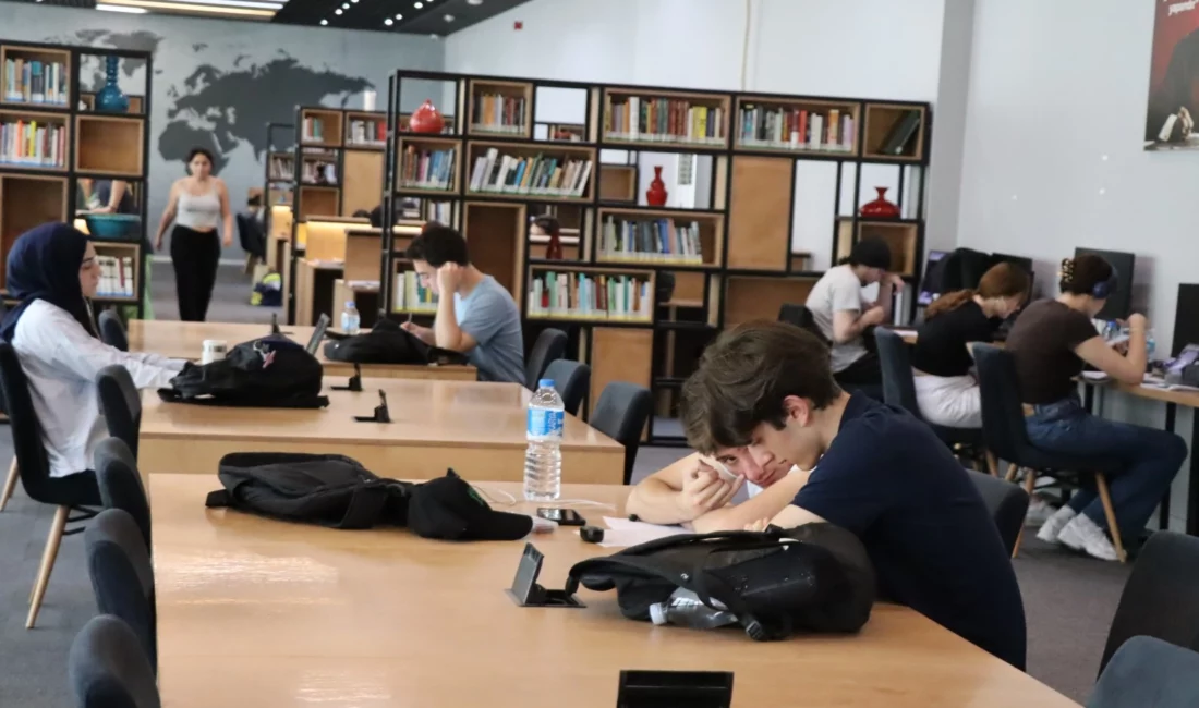 Yaklaşan LGS ve YKS öncesinde öğrencilerin yoğun ilgi gösterdiği İzmit