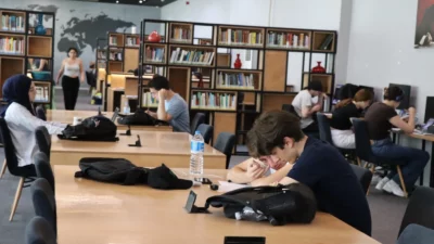 Yaklaşan LGS ve YKS öncesinde öğrencilerin yoğun ilgi gösterdiği İzmit