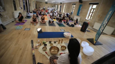 Nevşehir’in tarihi Mustafapaşa bölgesi Kapadokya’da Bi’Yoga Fest’e ev sahipliği yapıyor.
