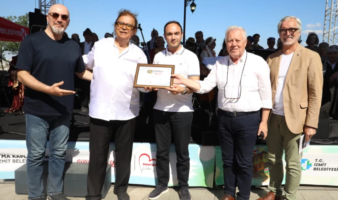 3. Kapanca Sokak Festivali kapsamında sahne alan Dragos Musiki Derneği