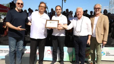 3. Kapanca Sokak Festivali kapsamında sahne alan Dragos Musiki Derneği