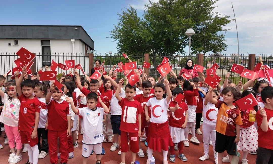 Kayseri Büyükşehir Belediyesi bünyesinde hizmet veren Fuat Attaroğlu Çocuk Kütüphanesi
