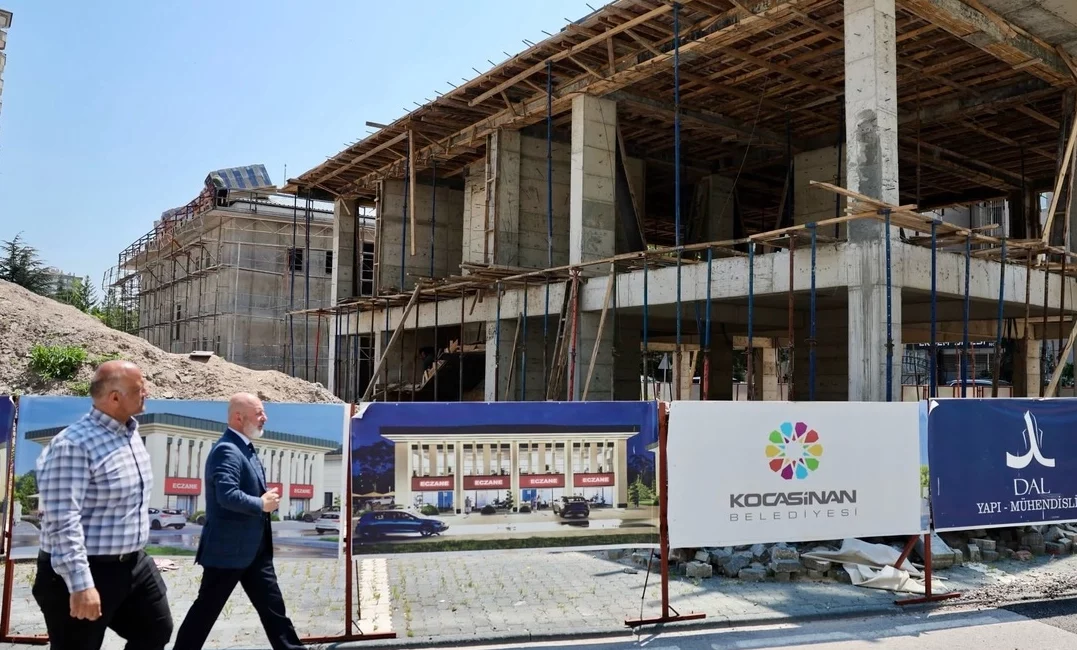 Kayseri Kocasinan Belediye Başkanı Ahmet Çolakbayrakdar, Erciyesevler Mahallesi’nde yapımı tüm