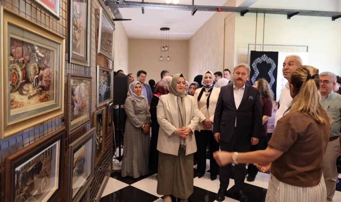 Kayseri Melikgazi Belediyesi, Sanat Melikgazi’de düzenlenen törenle kurs merkezlerinde eğitim