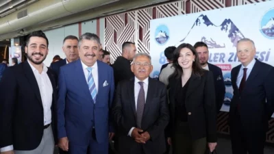Kayseri Büyükşehir Belediye Başkanı Dr. Memduh Büyükkılıç, 8. Kayserililer Zirvesi'ne