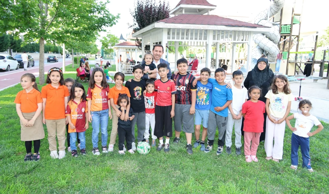 Konya'da Karatay Belediyesi tarafından düzenlenen “Vatandaş Soruyor, Başkan Cevaplıyor” programında
