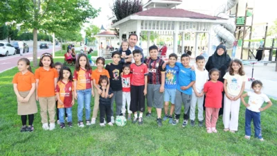 Konya'da Karatay Belediyesi tarafından düzenlenen “Vatandaş Soruyor, Başkan Cevaplıyor” programında