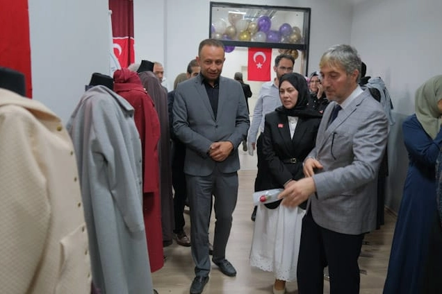 Kütahya Halk Eğitimi Merkezi tarafından Ziraat Mahallesi’nde düzenlenen Yıl Sonu