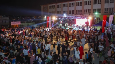 Gaziantep Büyükşehir Belediyesi, “Mahallemde Konser Var” etkinliğiyle şehrin sevilen sanatçılarını