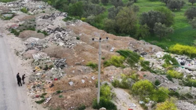 Muradiye Organize Sanayi Bölgesi’nde (MUOSB) kaçak moloz dökülen alan, Manisa