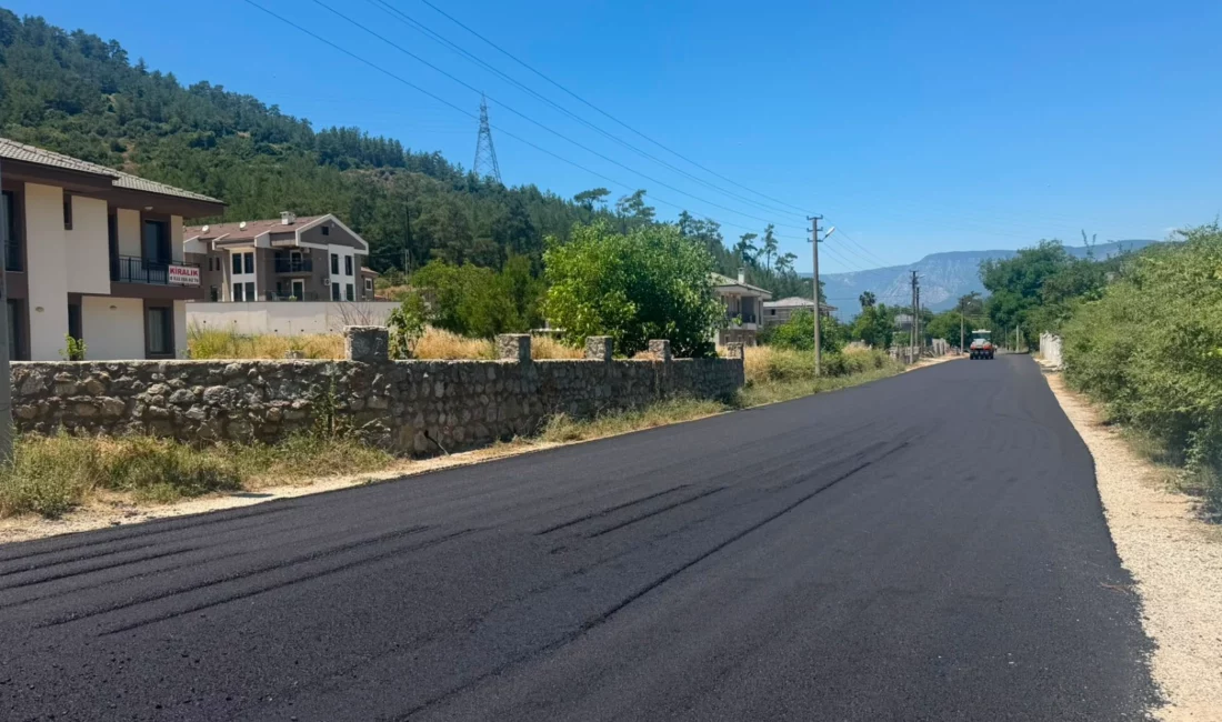 Muğla Büyükşehir Belediyesi, Marmaris’te ulaşım altyapısını güçlendirmek amacıyla yol yatırımlarını
