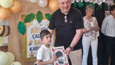 Keşan’da 2025-2026 eğitim-öğretim yılının sona ermesiyle birlikte, öğrencilerin karne heyecanını taçlandıracak resmi