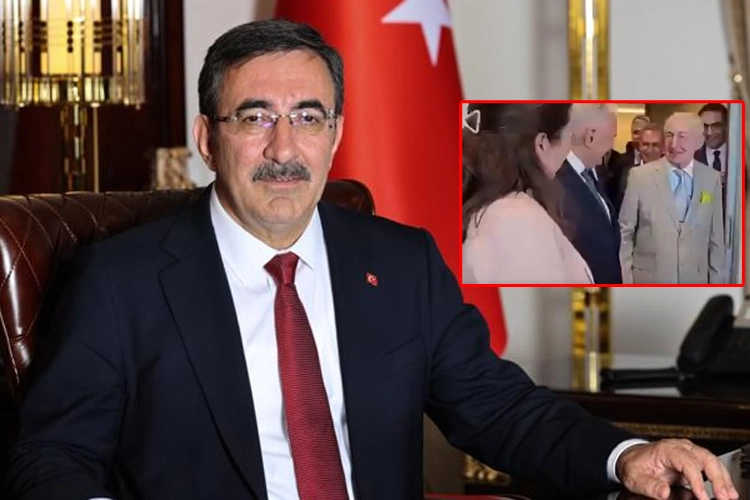 İzmir’deki eski Başbakan Binali Yıldırım'ın da katıldığı bir özel okul