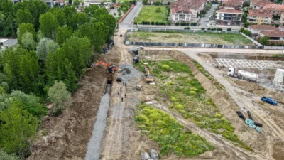 SASKİ,Serdivan Necmettin Erbakan Bulvarı’ndaki altyapı çalışmaları kapsamında güzergahın 2. Cadde’den
