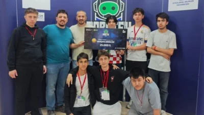 Sakarya Uygulamalı Bilimler Üniversitesi tarafından düzenlenen “Robotek Ulusal Robot Yarışması”nda