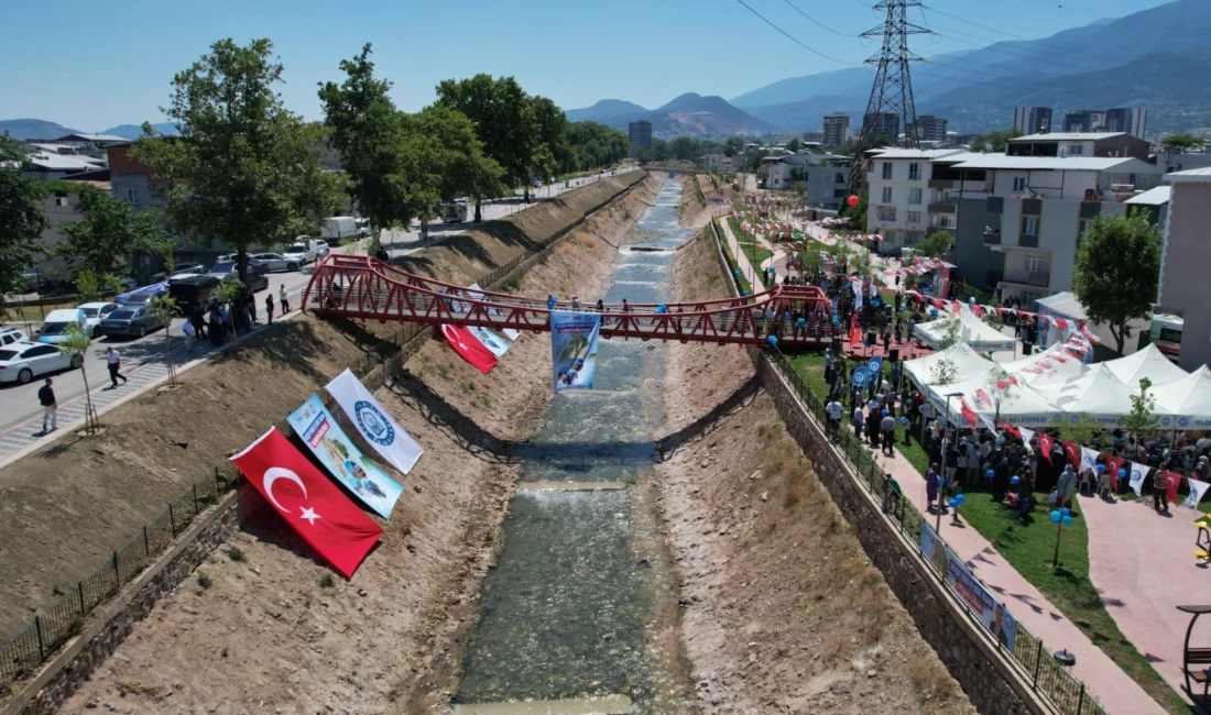 Bursa'da Yıldırım Belediyesi, zaman zaman taşkınların yaşandığı ve istenmeyen görüntülerin