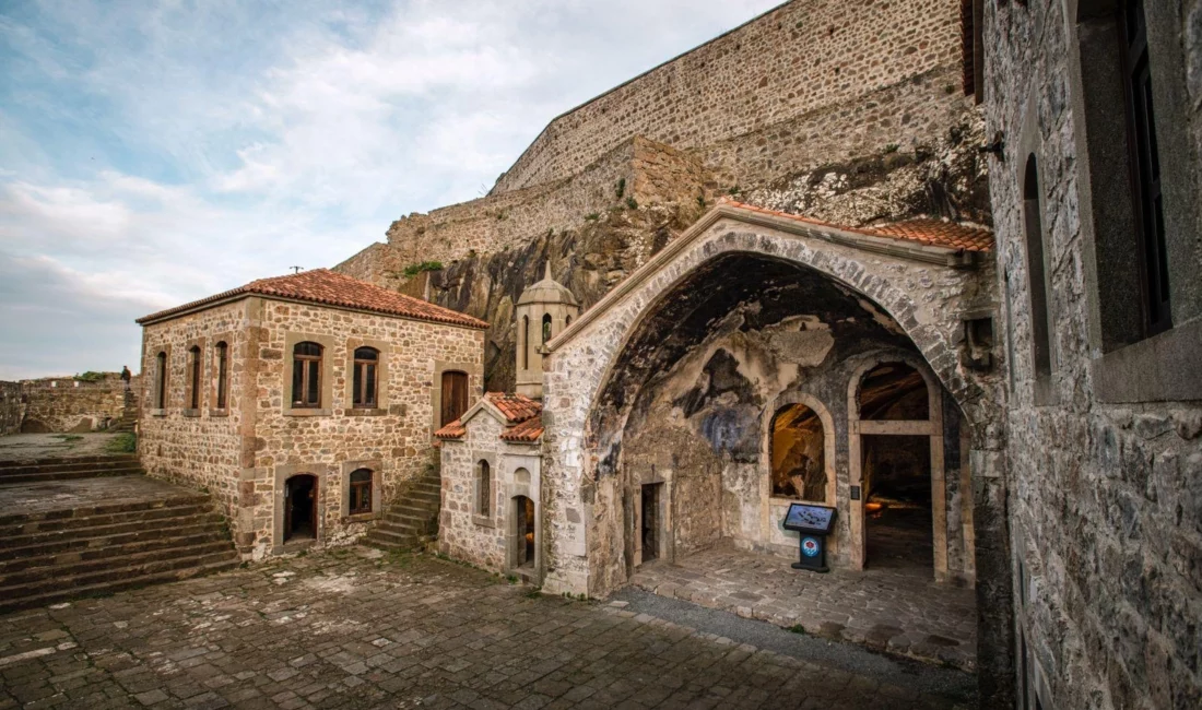 Trabzon Büyükşehir Belediyesi’ne bağlı turizm destinasyonları yoğun ilgi görüyor. Kızlar