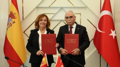 Anayasa Mahkemesi Başkanı Kadir Özkaya ile İspanya Anayasa Mahkemesi Başkanvekili
