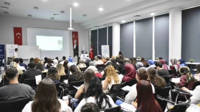 Ankara Büyükşehir Belediyesi, Milli Eğitim Bakanlığı Akademi Giriş Sınavı’na hazırlanan