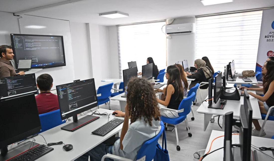 Antalya Büyükşehir Belediyesi, gençleri geleceğin mesleklerine hazırlayacak önemli bir eğitim