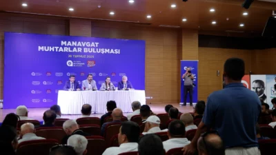 Antalya Büyükşehir Belediyesi Başkan Vekili Büşra Özdemir, Manavgat’ta muhtarlarla bir