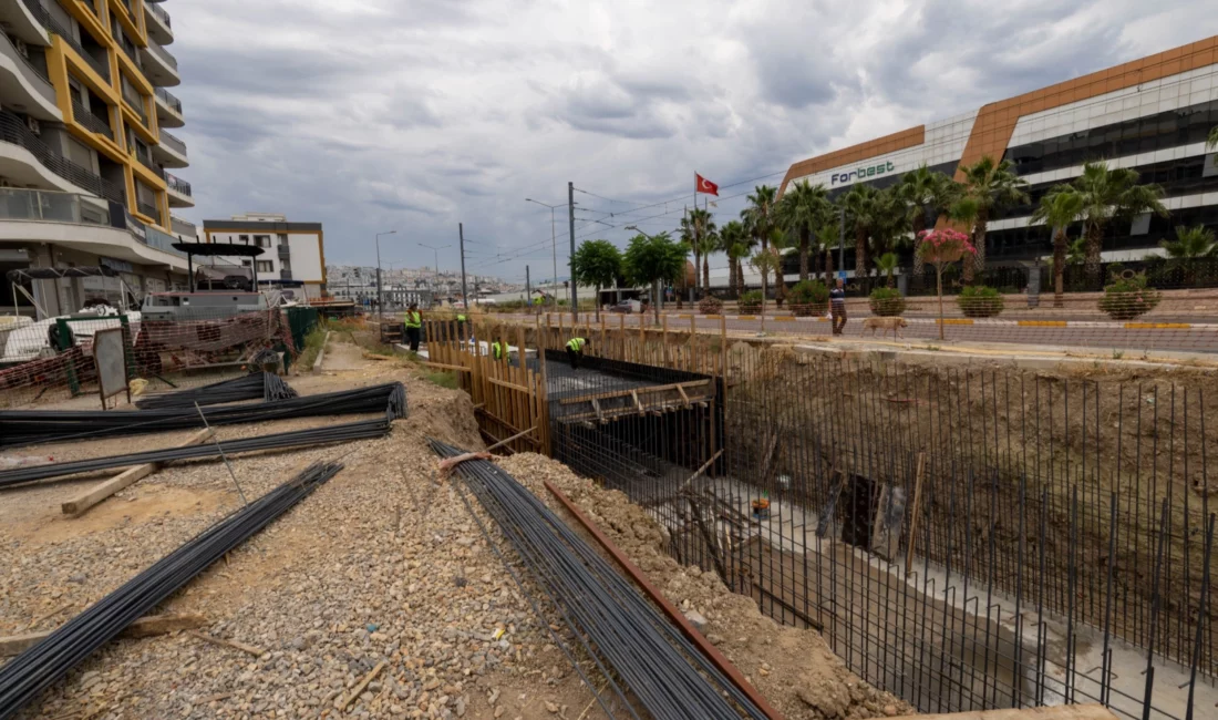İzmir Büyükşehir Belediyesi İZSU Genel Müdürlüğü'nün Çiğli Balatçık Mahallesi'nde sürdürdüğü
