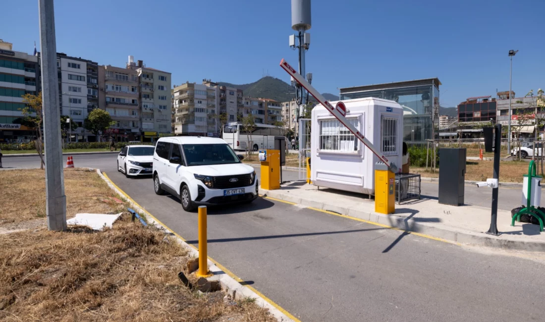 İzmir Büyükşehir Belediyesi’nin Balçova Metro İstasyonu’nda hizmete aldığı yer altı