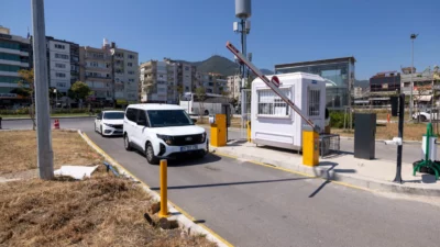 İzmir Büyükşehir Belediyesi’nin Balçova Metro İstasyonu’nda hizmete aldığı yer altı
