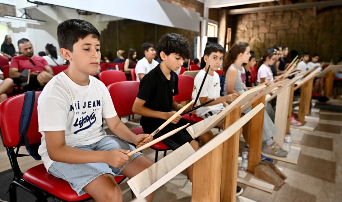 Antalya’da Muratpaşa Belediyesi’nin Değirmenönü Kurs Merkezi’nde yaz dönemi sanat ve