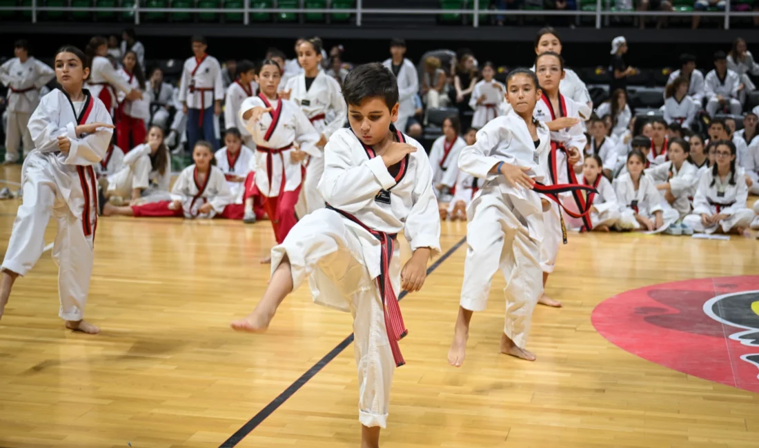 Bornova Belediyesi, Türk sporuna ve geleceğin şampiyonlarına destek olmaya devam