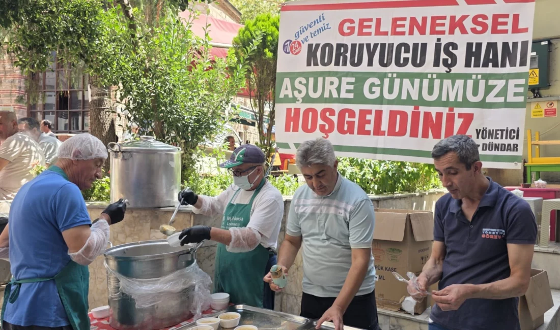 Bursa'nın simge ticaret merkezlerinden Tarihi Koruyucu İşhanı'nda düzenlenen 9. Geleneksel