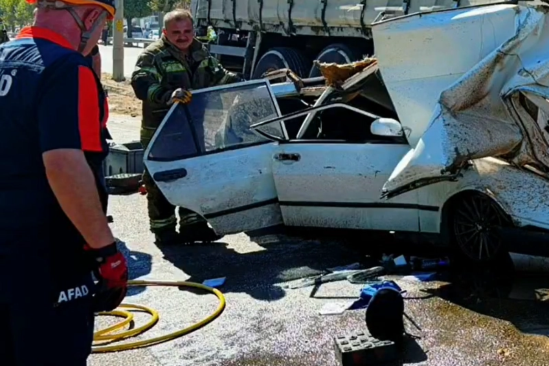 Bursa'nın Kestel ilçesinde meydana gelen zincirleme trafik kazasında 6 kişi