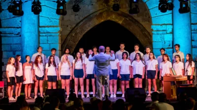 Bursa'da Nilüfer Belediyesi bünyesinde çalışmalarını sürdüren Nilüfer Çocuk Korosu, Nilüfer