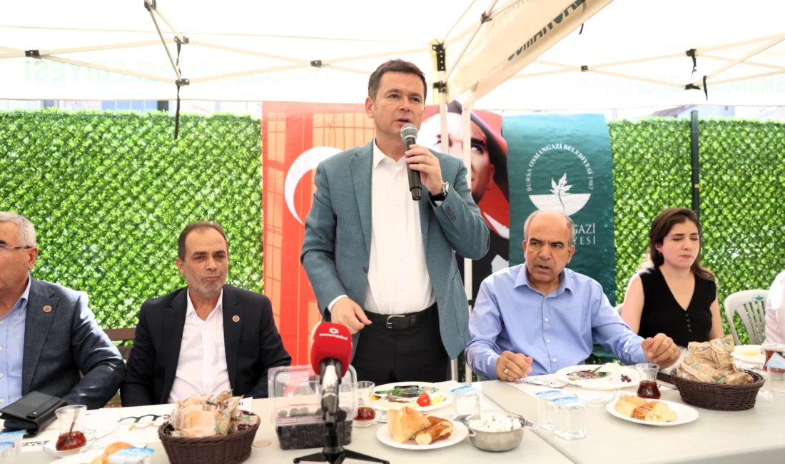 Bursa Osmangazi Belediye Başkanı Erkan Aydın, mahalle ziyaretleri kapsamında Çirişhane Mahallesi