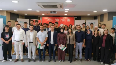 Büyükşehir Belediyesi’nin başlattığı , “Geleceğin Meslekleri Bilim Kafe” etkinlikleriyle YKS